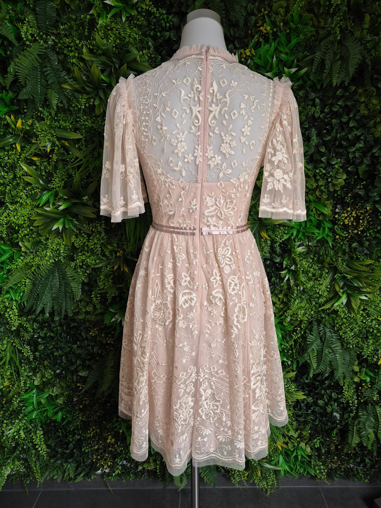 Second Hand Damen Needle & Thread Spitzenkleid Minikleid 38 UK10 - Fashand