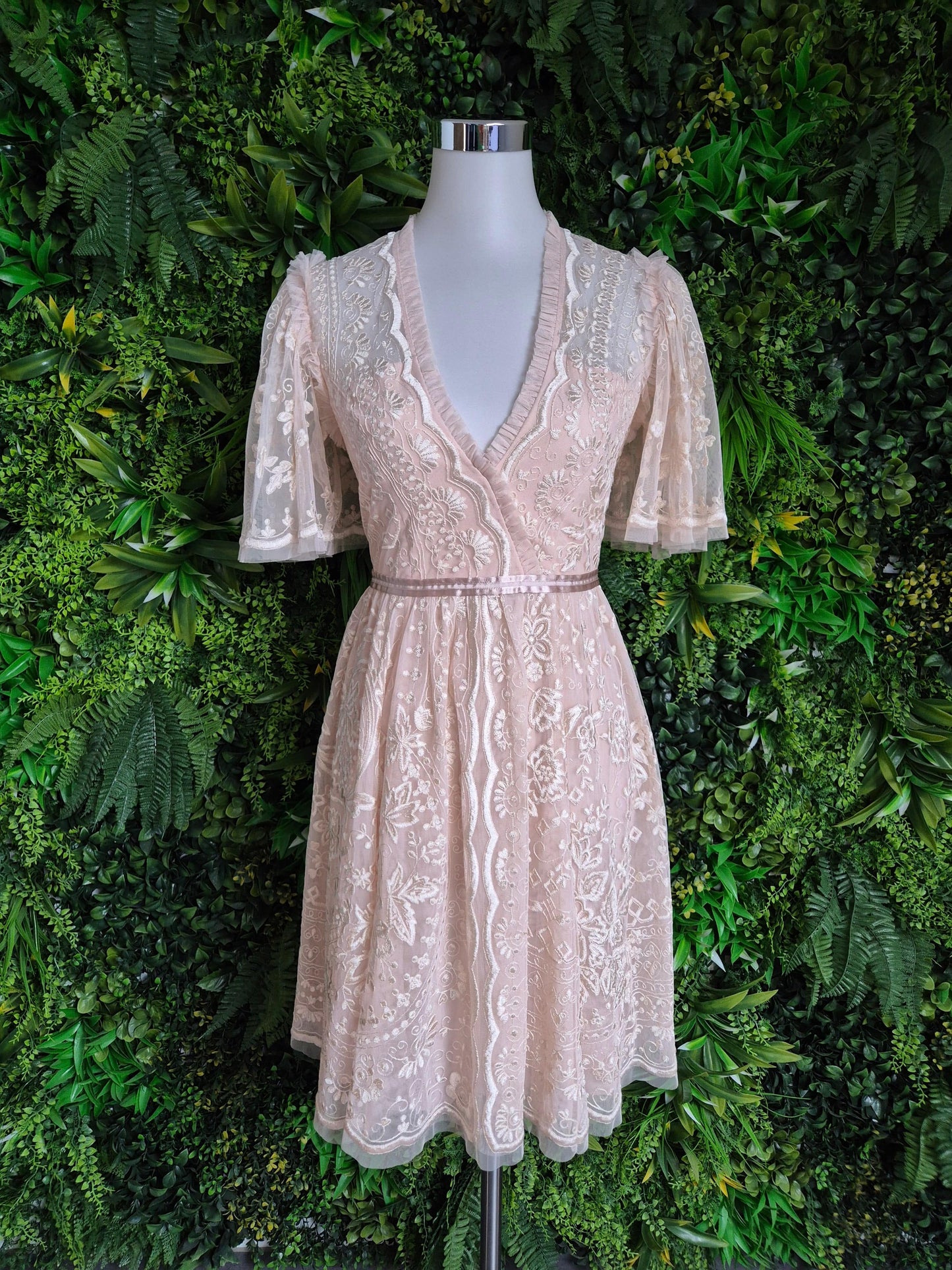 Second Hand Damen Needle & Thread Spitzenkleid Minikleid 38 UK10 - Fashand