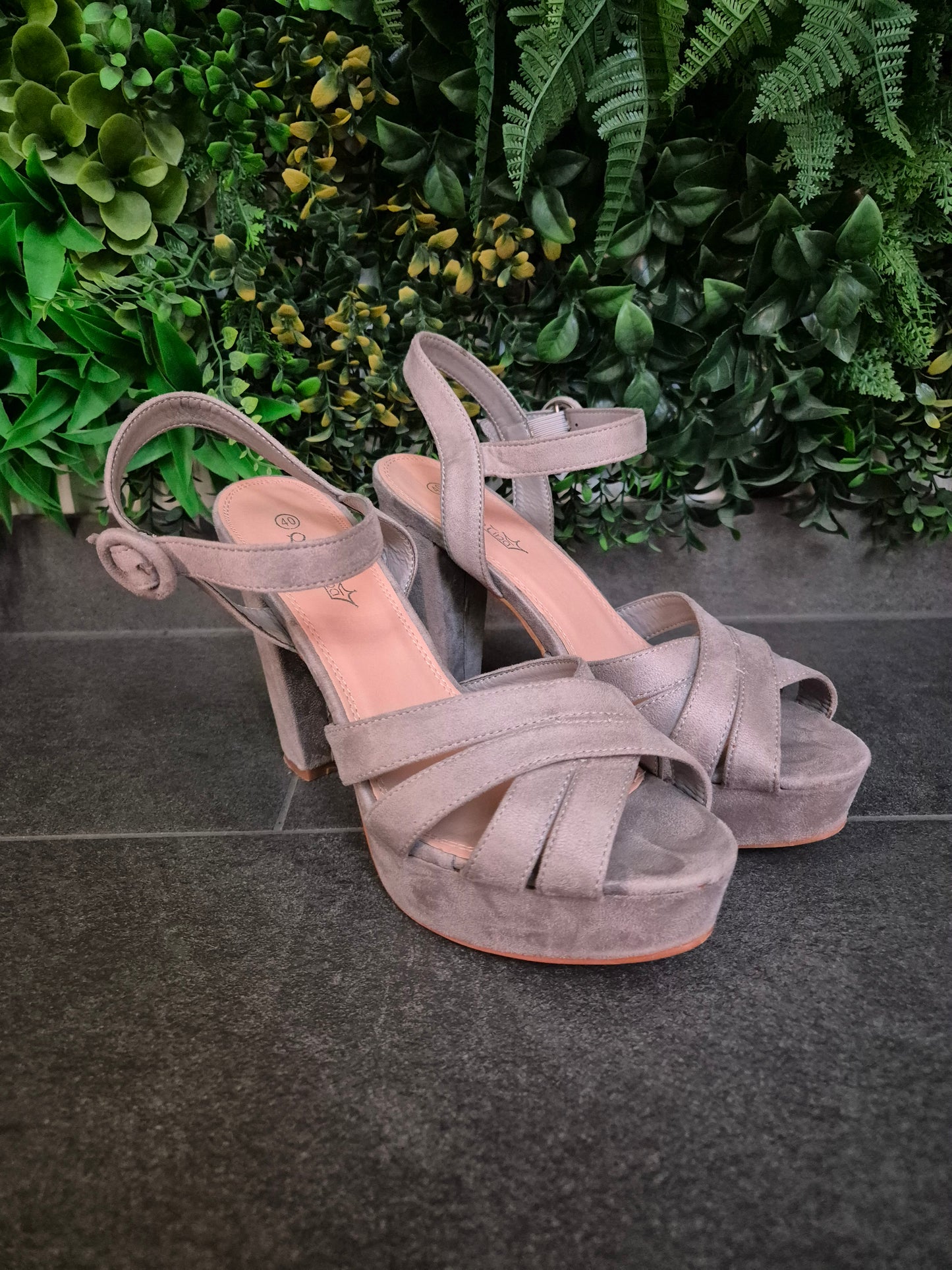Queen Tina Schuhe High-heels 40