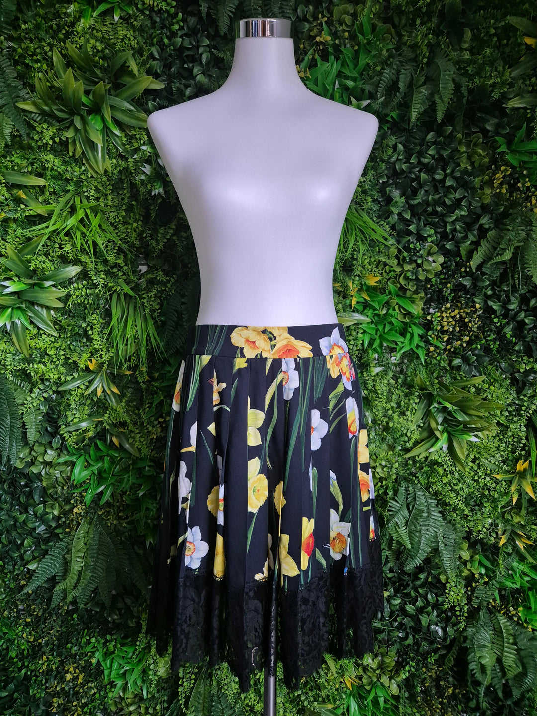 Dolce & Gabbana Rock Minirock 38 (IT44) - Fashand